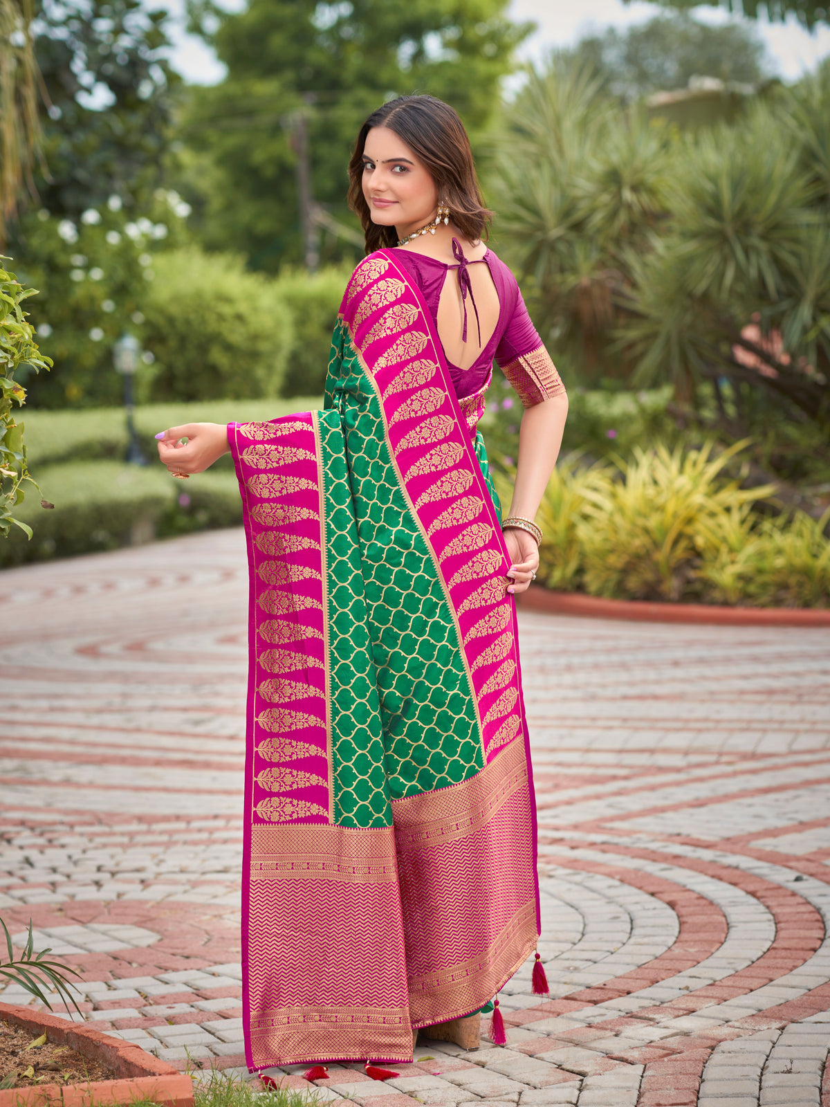 Emerald Green & Magenta Pink Woven Jacquard Silk Saree with Blouse Piece